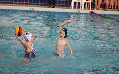 Набор мальчиков и девочек в спортивную школу по водному поло